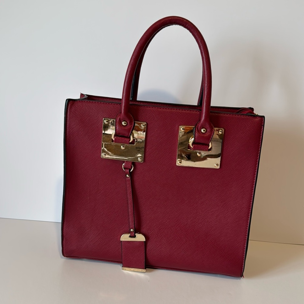 Handbag/Tote in Burgundy and Gold